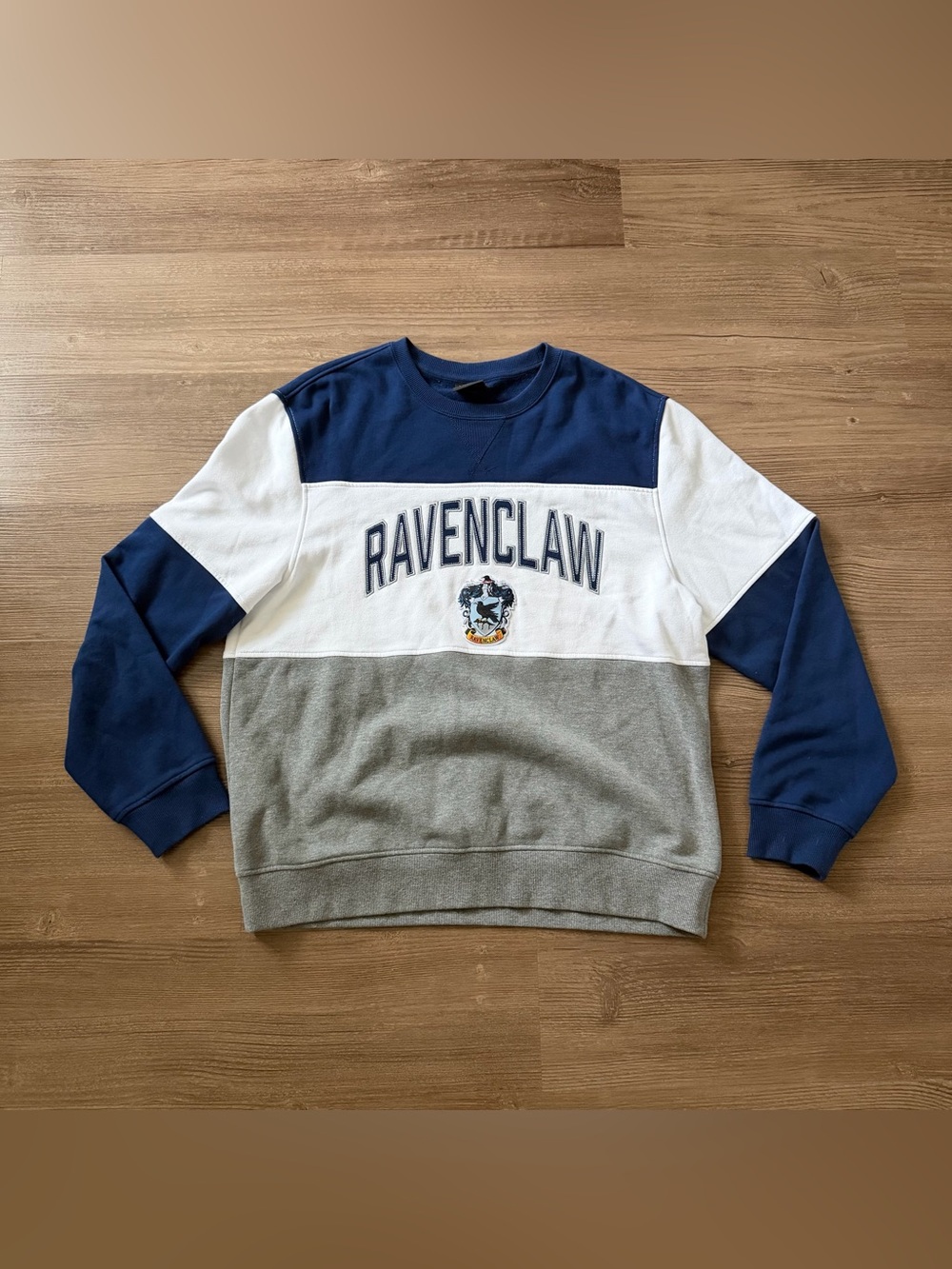Harry Potter Ravenclaw XL Universal Studios Colorblock Crewneck Sweatshirt